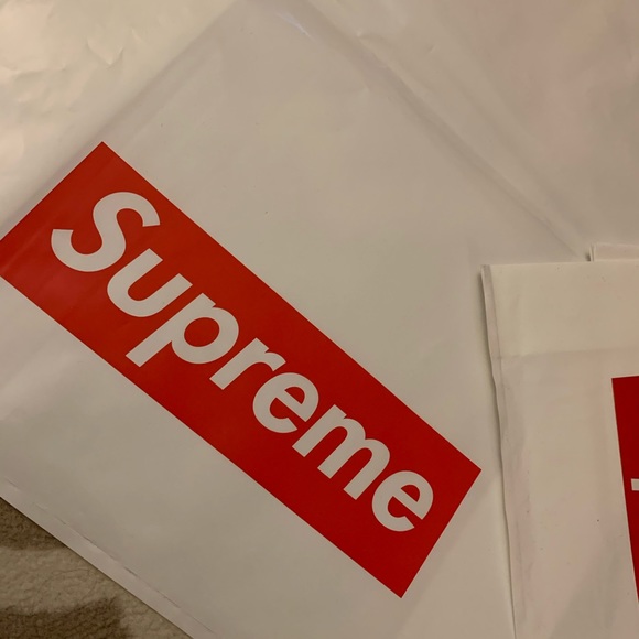 x1 large x2 medium size Supreme Bag - Picture 3 of 3